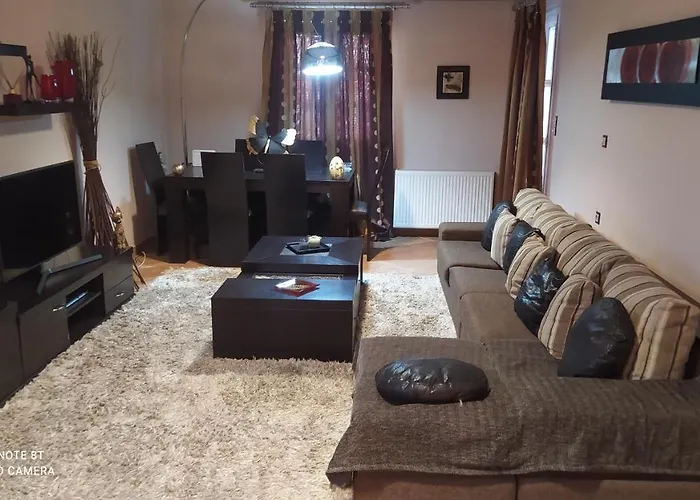 بيت للعطل Theodora's *