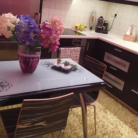 Theodora's * Fratsia