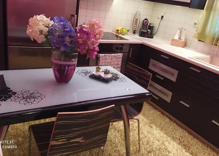 Theodora's * Fratsia