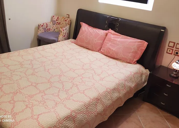 Theodora's * Fratsia